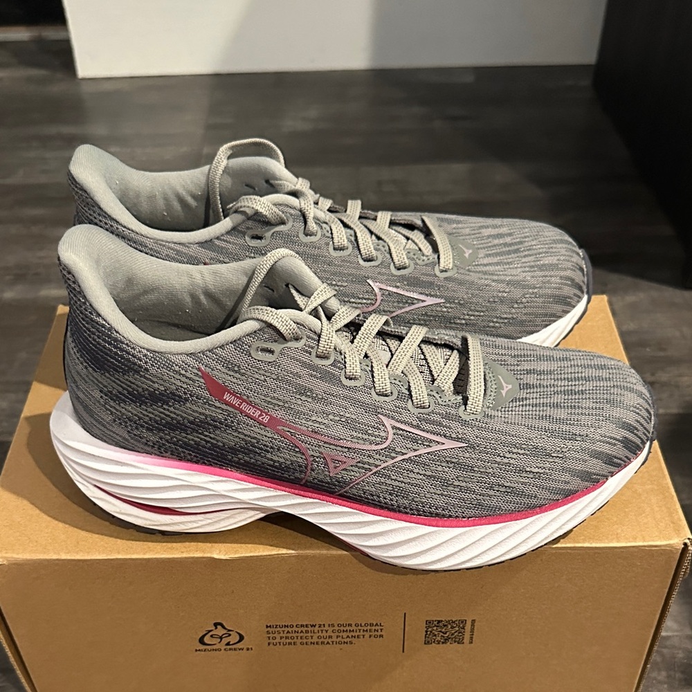 Mizuno Waverider 28